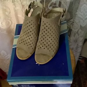 White Mountain peeptoe bootie